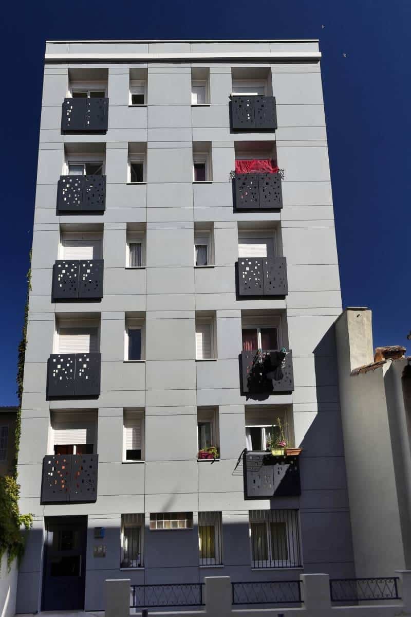 Comment optimiser la rénovation de ma façade pour améliorer l&rsquo;efficacité énergétique de ma maison en 2025 ?